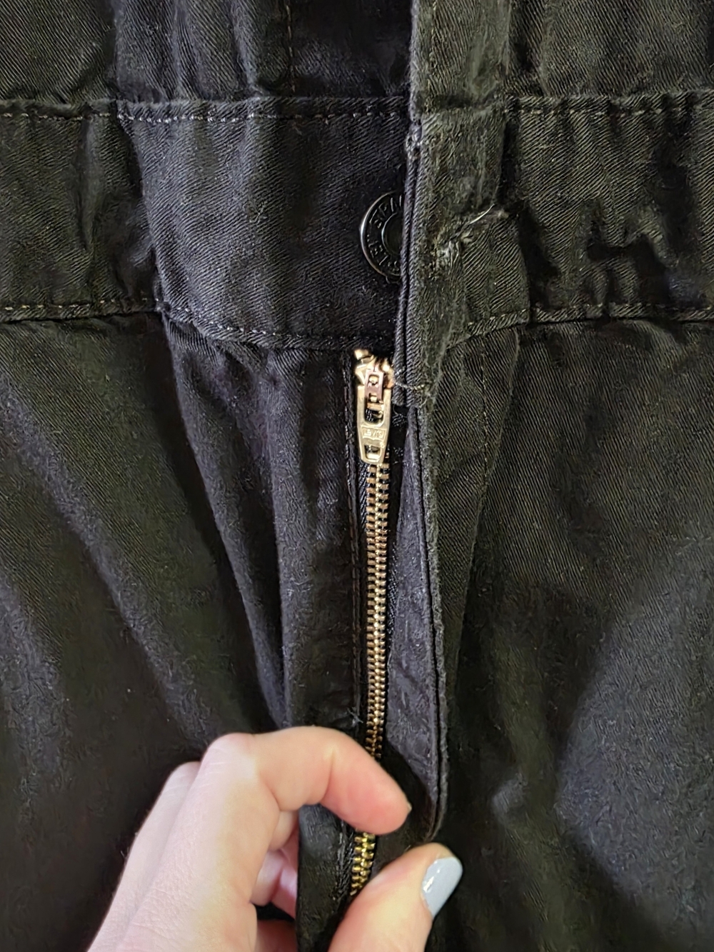 Levi's Iconic Jumpsuit EUC - Picture 11 of 14
